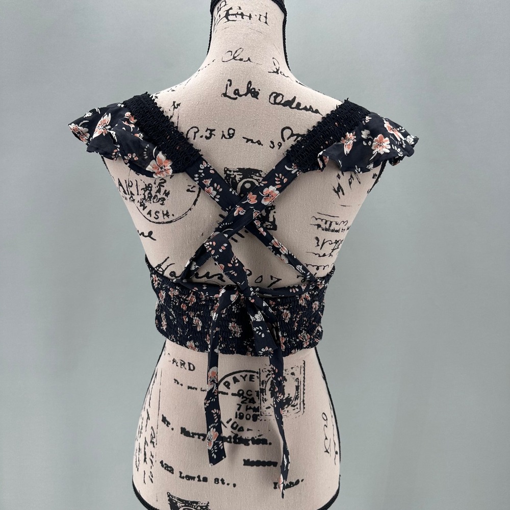 Free People Bijou Black Floral Smocked Crop Top Dainty Lace Size 2 Romantic NWT - Picture 3 of 11